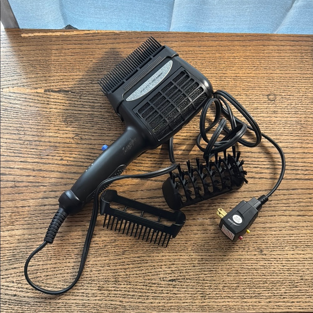 Infiniti Pro Conair Black Hair Styling Tool